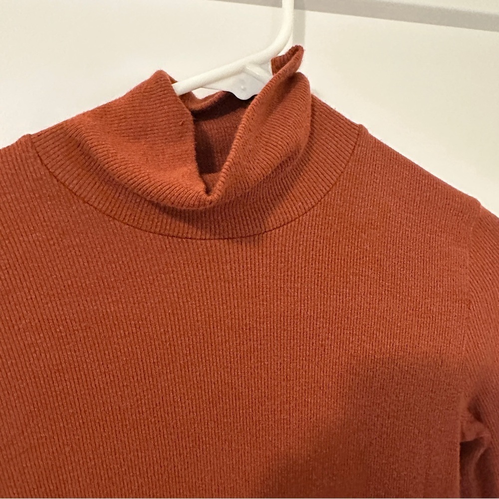 Aritzia Wilfred Only Turtleneck Burnt Orange Ribbed Top Size XS Women’s - Picture 7 of 11